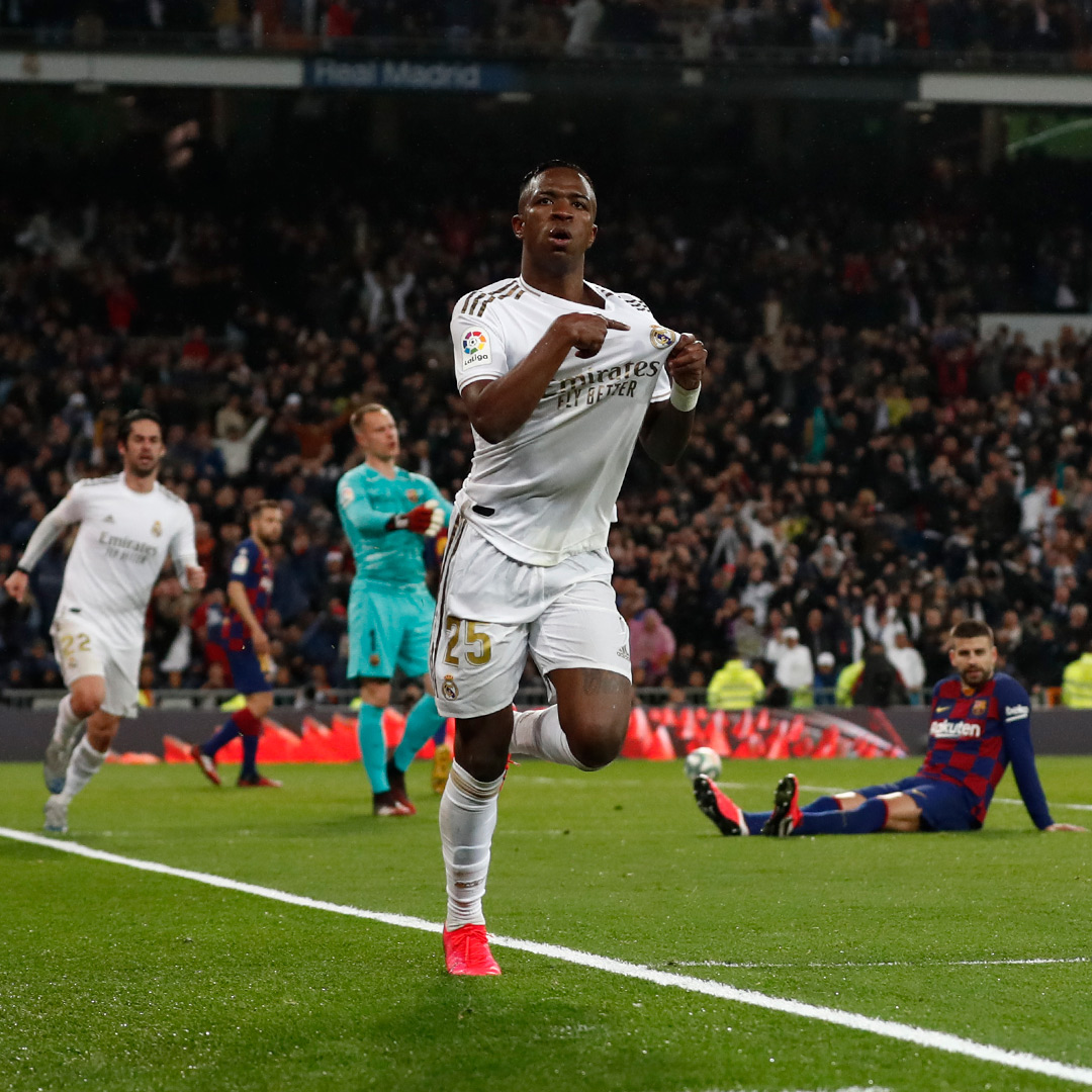 realmadriden's tweet image. 📍 Location: TOP OF THE TABLE!
#ElClásico | #HalaMadrid