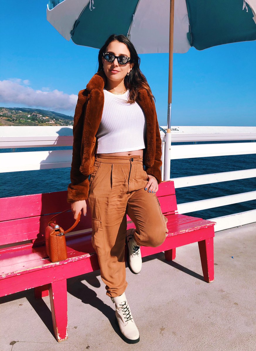 carorestrepoar's tweet image. Took advantage of the extra day of this year yesterday to feel extra and leave my belly and face out to the sun 🤍🌞 #MindfulStyle #BlogbyCaRolina 
•
•
•
#bellysout #mommystyle #ethicalmomstyle #maternitystyle #sustainablepregnancy #ethicalstyle