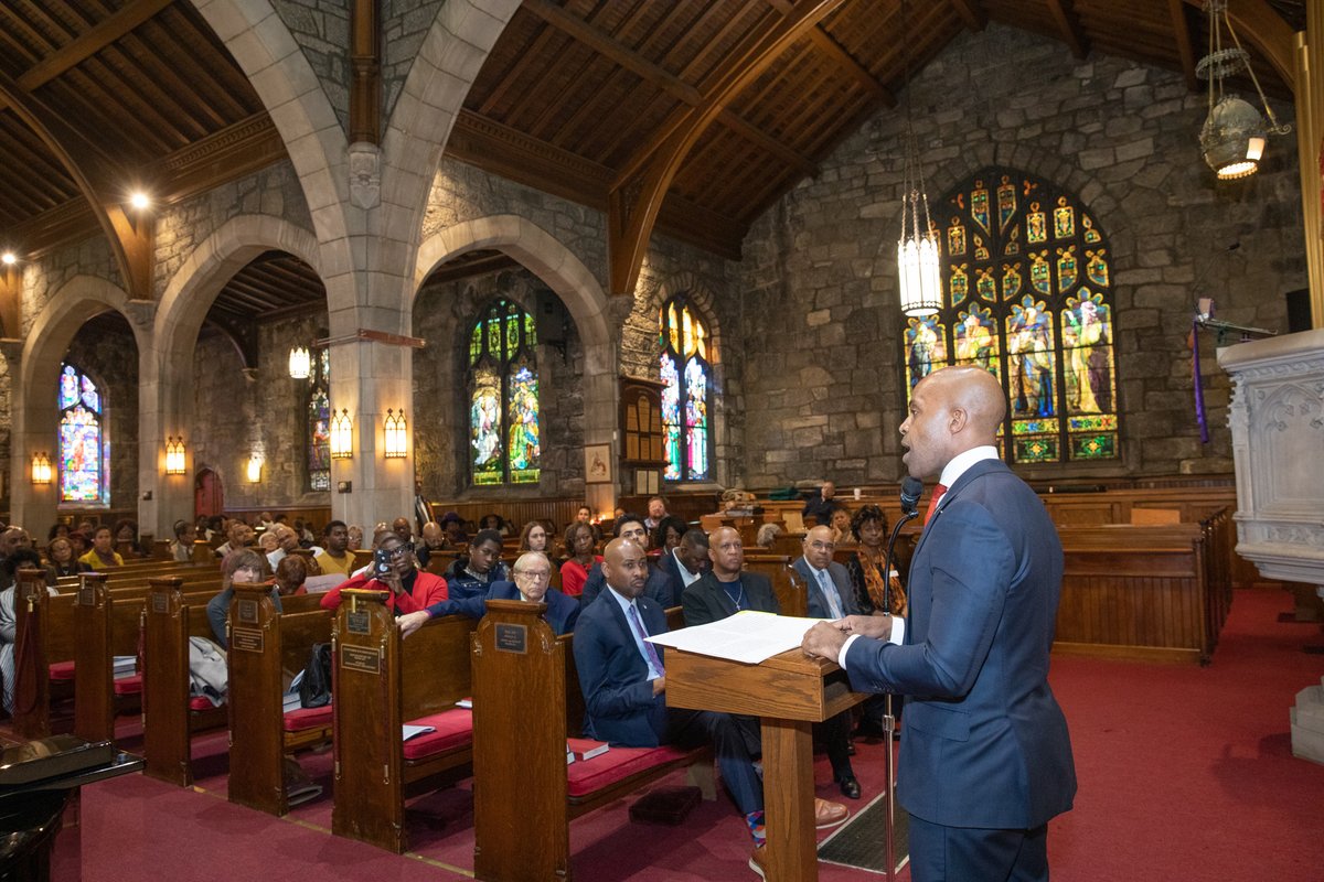 HRC President Alphonso David addressing the congregation