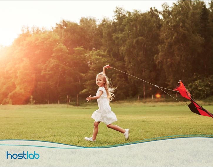 Hostlab1's tweet photo. Καλή σαρακοστή από εμάς!  #Hostlab #easter #familymoments  #havefun #kite #kids https://t.co/qlf8kEDq0Q