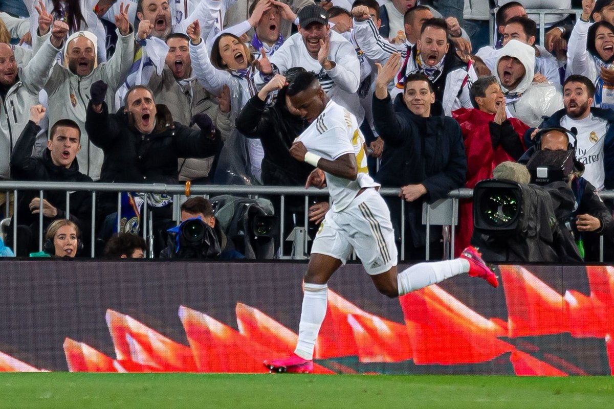 ViniciusZoneFR's tweet photo. Vinicius Junior devient le plus jeune joueur de l’histoire à marquer dans un Clasico en Liga en marquant ce soir.

19 ans et 233 jours 🔥 https://t.co/CM7PCXrhgZ