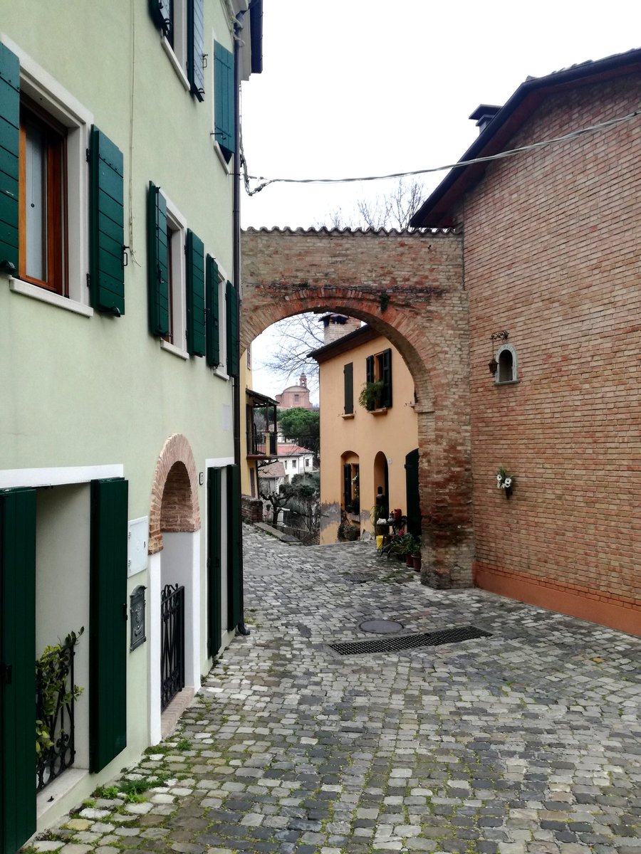 Allafinediunviaggio tweet media