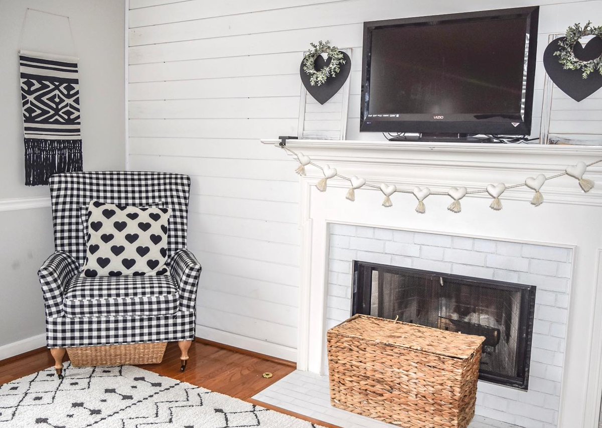AtHomeStores's tweet photo. Don't you just heart this Lancaster Plaid Chair? At Home customer, newlyinnashville does. 

https://t.co/rMixC4ZCxc

Tag us in your #AtHomefinds for a chance to be featured. https://t.co/OcjbFZZufN