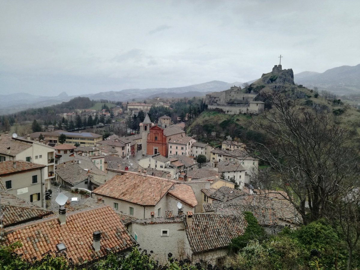 Allafinediunviaggio tweet media