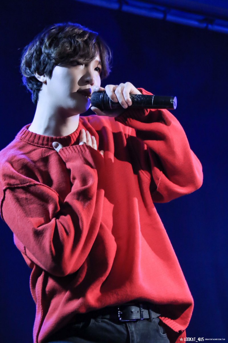 Lookat_4us's tweet photo. 20200229 2부
LU4US LIVE CONCERT
📍HARMONIC HALL 
「FAKER🎤」  
#LU4US #LUKUS #루커스 #동현 #donghyeon #이동현 #ドンヒョン #해원 #정해원 #haewon #ヘウォン #CHOI #초이 #チョイ #석훈 #최석훈 #seokhun https://t.co/YgLIaTEPCL