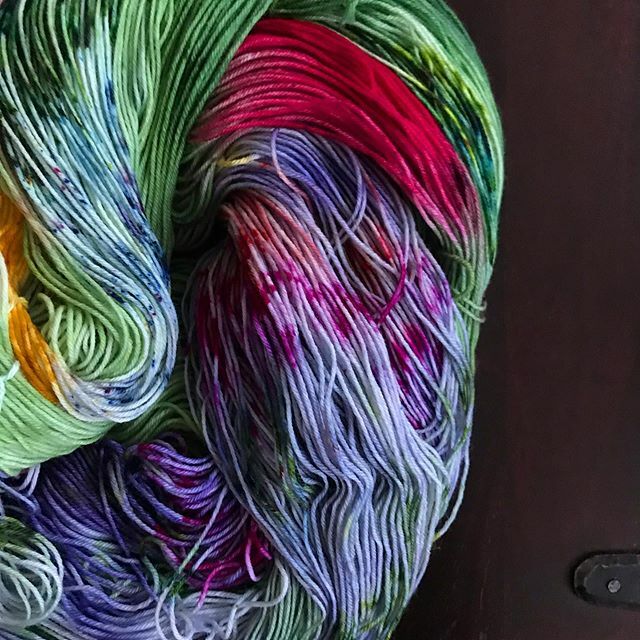 toiltrouble's tweet photo. Color studies. I’m working on an exclusive colorway for the March installment of @scratchsupplyco’s yarn club! 
#toilandtroubleyarn #indieyarn #handdyedyarn #yarnlove #sockyarn https://t.co/QcOFkwPdvZ https://t.co/341p9CgOy9
