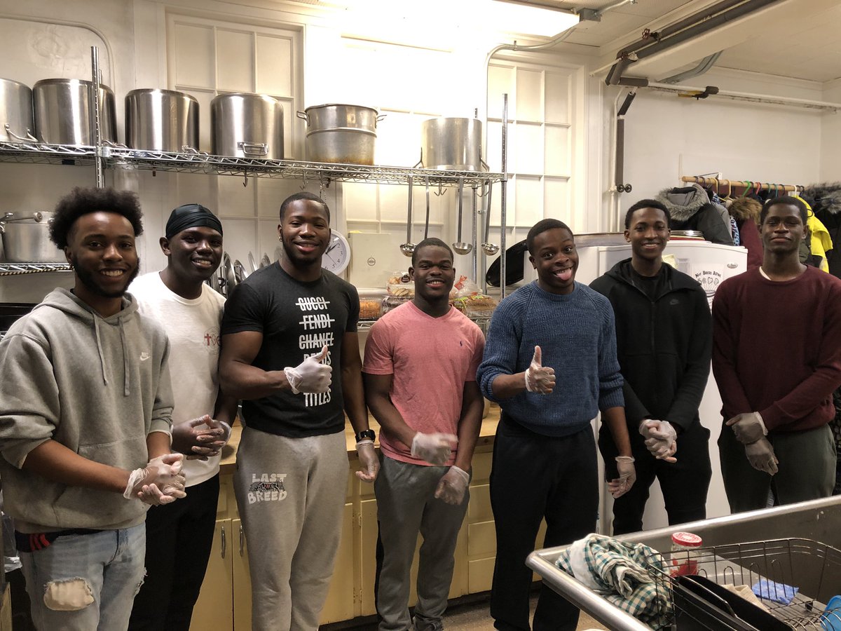 UMassBU's tweet photo. Earlier this afternoon, most of our eboard volunteered at the Not Bread Alone(NBA)Soup Kitchen at the First Congressional Church of Amherst! We assisted with providing meals to the area’s hungry and helped with clean up right after. And we had lots of fun doing it! #ubu #youbeyou https://t.co/u93cbjQEuB