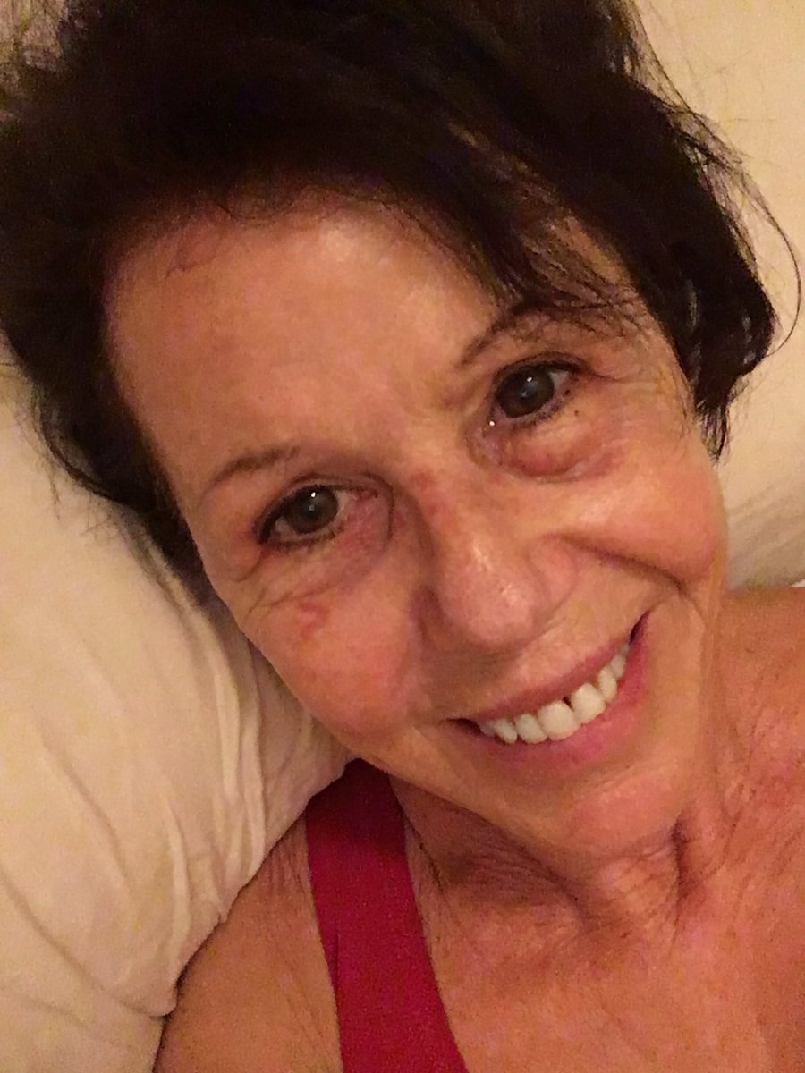 CARLAANGELINI1's tweet image. &quot;Se per caso appartieni a quella minoranza agitata che sa fare un lavoro creativo, non imporre mai un&apos;idea a forza: la farai fallire , se ci provi. 
Abbi pazienza, e la metterai al mondo quando verrà il momento giusto. Impara ad aspettare.&quot; #waitfortherighttime #learntowait