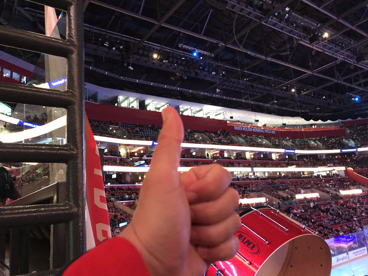 hawk954's tweet image. @DougPlagens @LindsayBHockey @JamesonCoop @AlexDonno - Afternoon/Evening, Gents! Tuned in &amp;amp; checking in from somewhere inside @thebbtcenter for The #WorldFamousTwitterSegment coming up shortly. Hope @MannyVCB is enjoying is trip out in Cali!