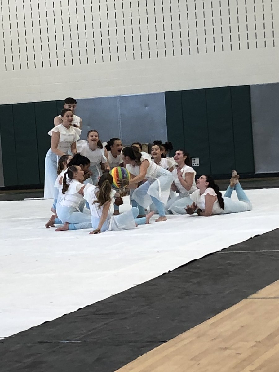 CathyMathews70's tweet photo. Rounding out an amazing weekend for @BMHSIndians The @BillericaGuard received a 1st place score of 84.9 in #NESBA National Scholastic A class in Dover NH this afternoon. What amazing accomplishments for so many Billerica students this weekend! 💚💪🏆 #werarebmhs #wgi #billerica https://t.co/xaIGy6FhNe