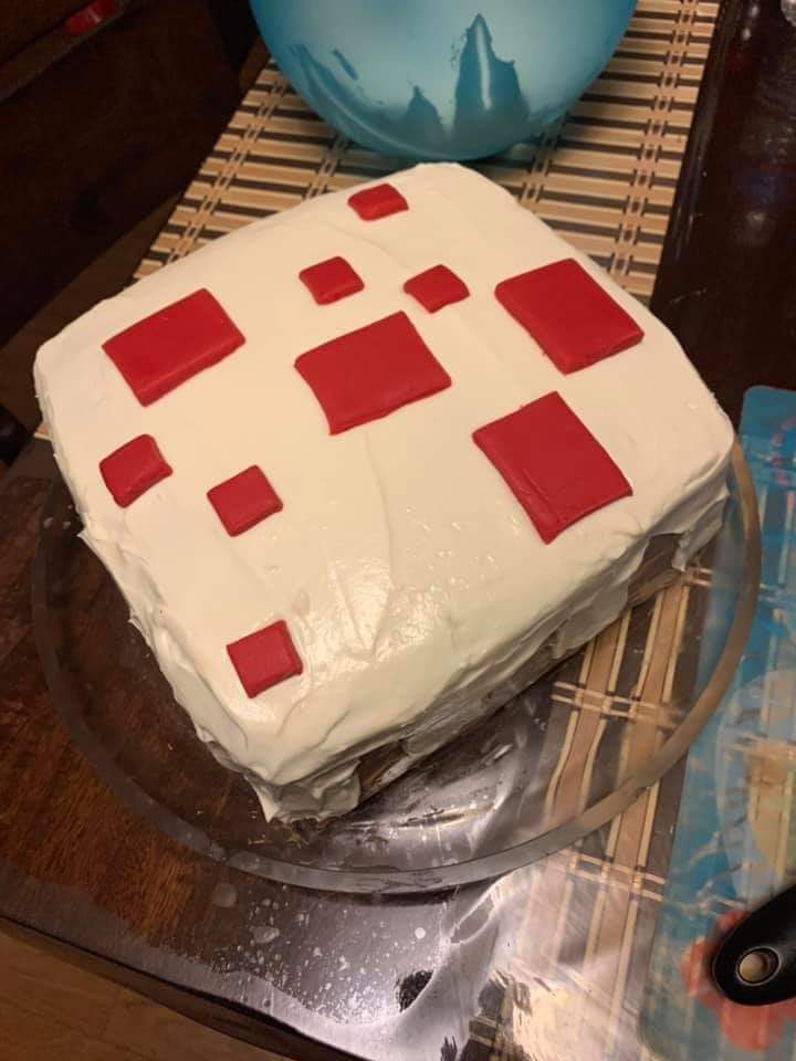 nosensemine's tweet photo. Ok, eu quero esse bolo de aniversário.. https://t.co/ya6pbdc5HH