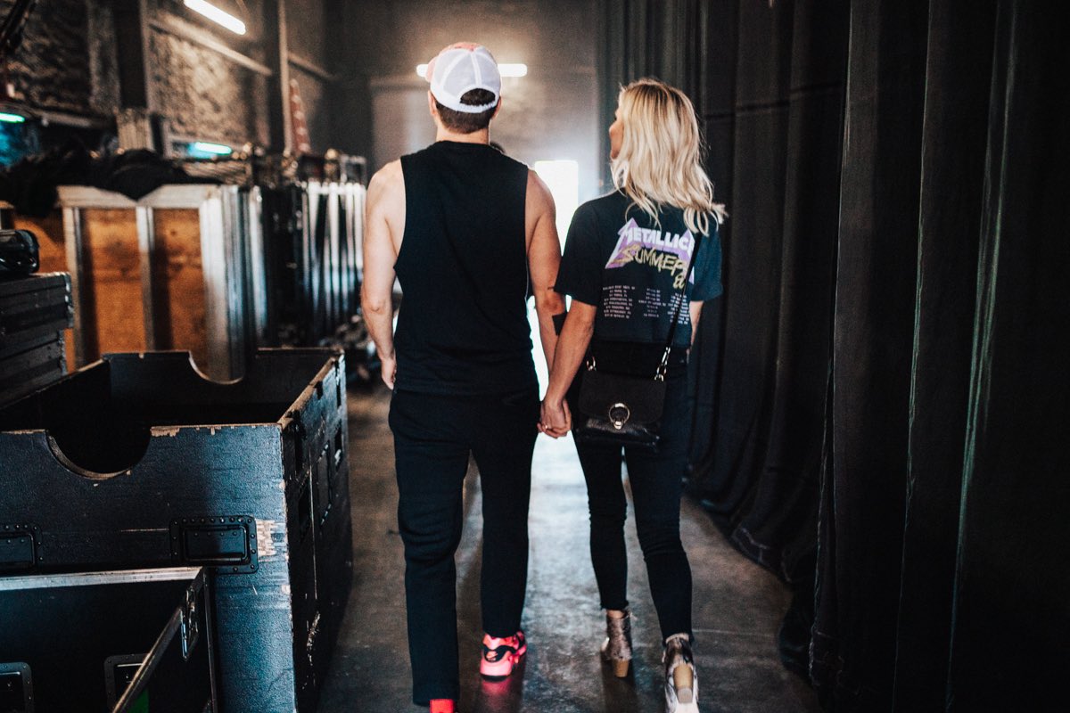 mrBobbyBones's tweet photo. About to play Stawberry Festival outside of Tampa ! https://t.co/lrxa99B1Bk