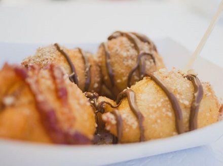 VisitAW's tweet photo. If you're a true foodie, you seriously will be in heaven at North East Food and Wine Festival. So much local food and wine on offer, and so little time! Conveniently located in the one great location! #Wodonga #VisitAW https://t.co/kDj0o7QQNE https://t.co/ek1LxxkTNR