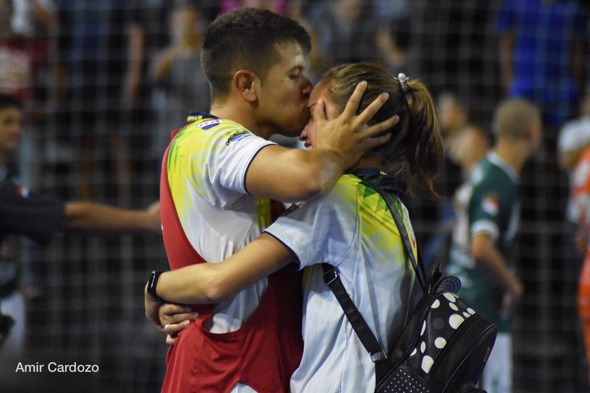 ivarhugo's tweet photo. No hay nada más lindo que disfrutar el fútbol con la persona que tanto queres 😍 https://t.co/PURLzMVY6a