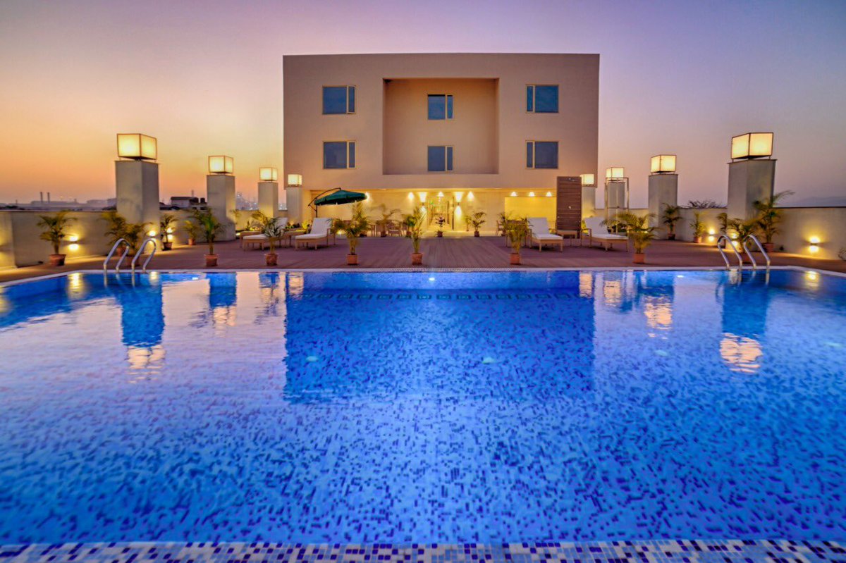 TBizton's tweet photo. View of Pool Side at HOTEL “THE BIZTON”, Golmuri, Jsr
Please Call: 8252914071 ; 0657-2340800 / 900 for reservations. 
Email: reservations@thebizton.com
Website: https://t.co/Z2KdvDeriv

#thebizton #jamshedpur #hotel #golmuri #premium #banquets #himalayas #premiumhotel #business https://t.co/HIlbR8Pmmf