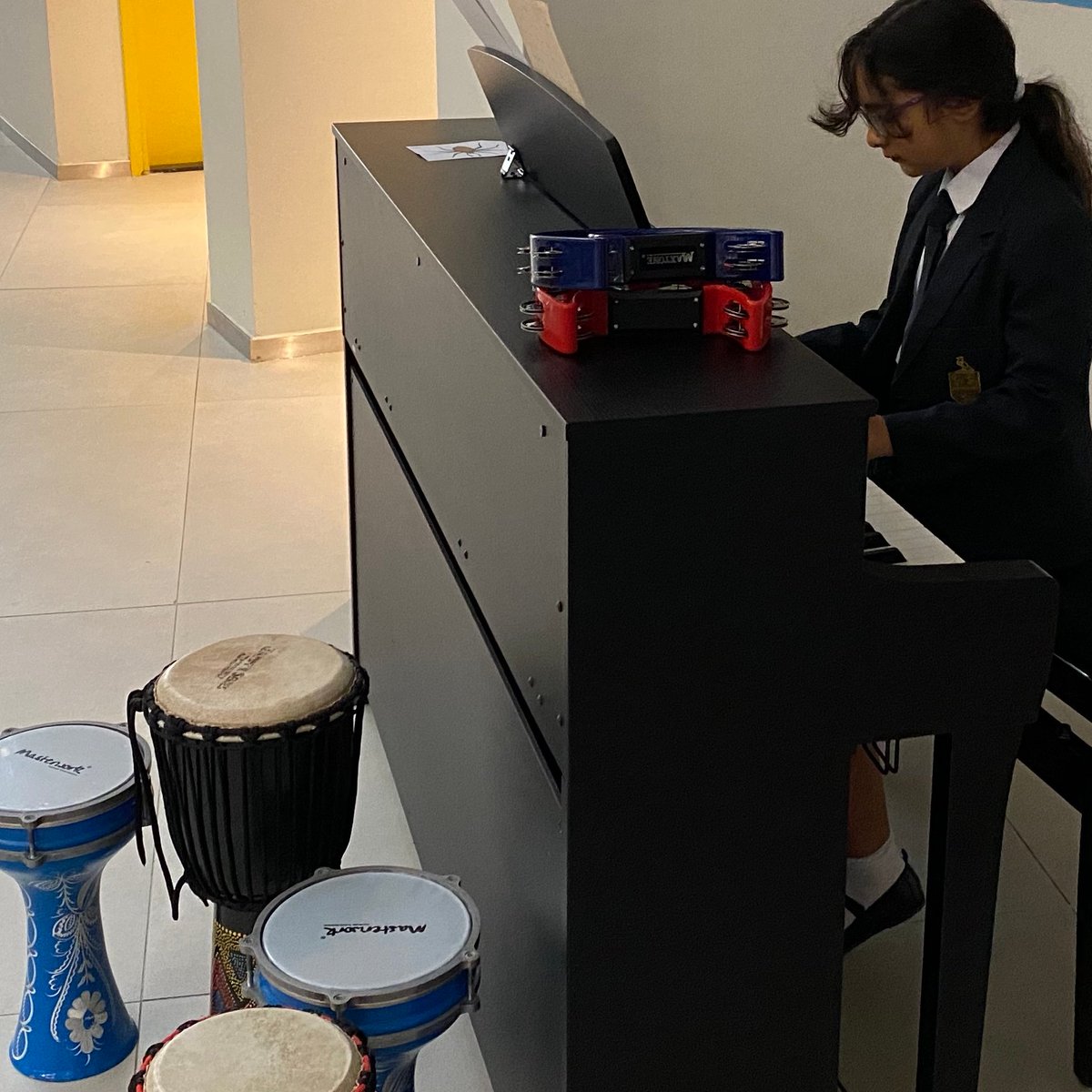 ReptonADMusic's tweet photo. It's Arabic Day "Marhaba" . We started our morning with Arabic music along with Darbouka !
#Languagesweek #Reptonreads @TgillaniRAD https://t.co/knGUZqTjYW