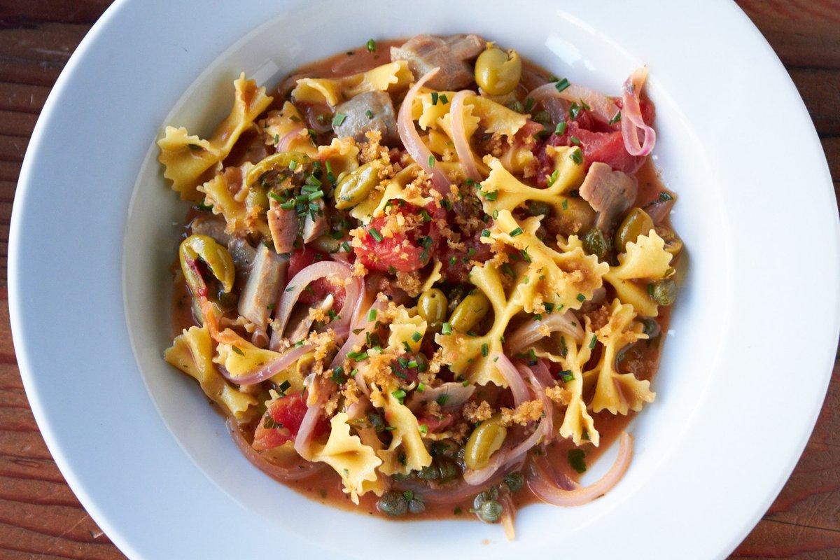 Gulf shrimp, tomato, olives, capers, white wine and bread crumbs
.
.
.
.
.
#corsoberkeley #italianfood #Tuscany #Florentine #italianwinelist #housemadecocktails #housemadepasta #salumi #housemadesalumi #berkeleyrestaurants