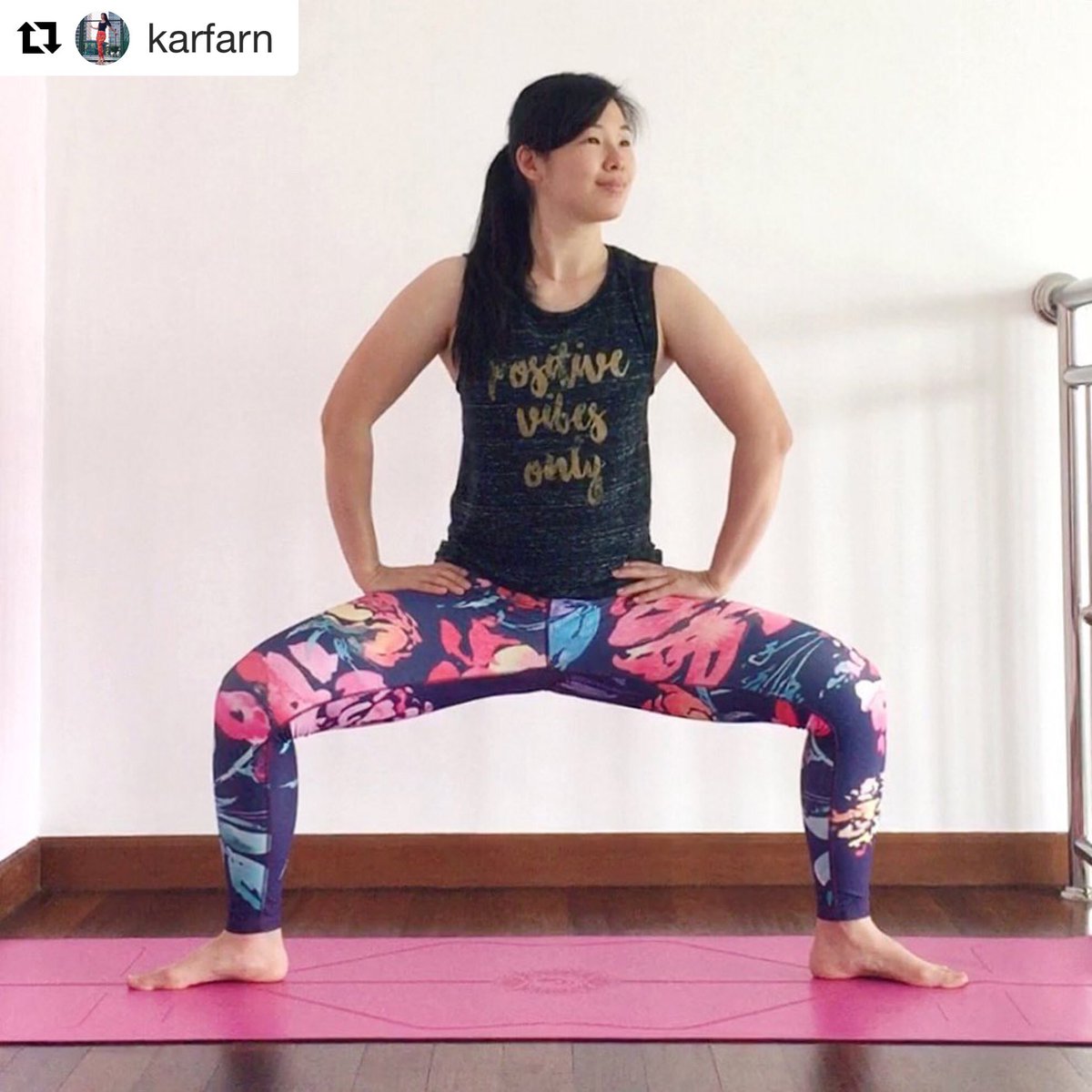 sloganfit's tweet photo. Positively positive vibes for the start of a new week, day and month ☺️
Thanks to the lovely @daykarfarn wearing our best seller muscle vest in marble black 🙌🏼💚
Happy March instapeeps #yogalover #yogaeverydamnday #yogaeverywhere #yogisunite #yogadaily #yogagirl #yogi #yoga https://t.co/zfLi2BuFNB