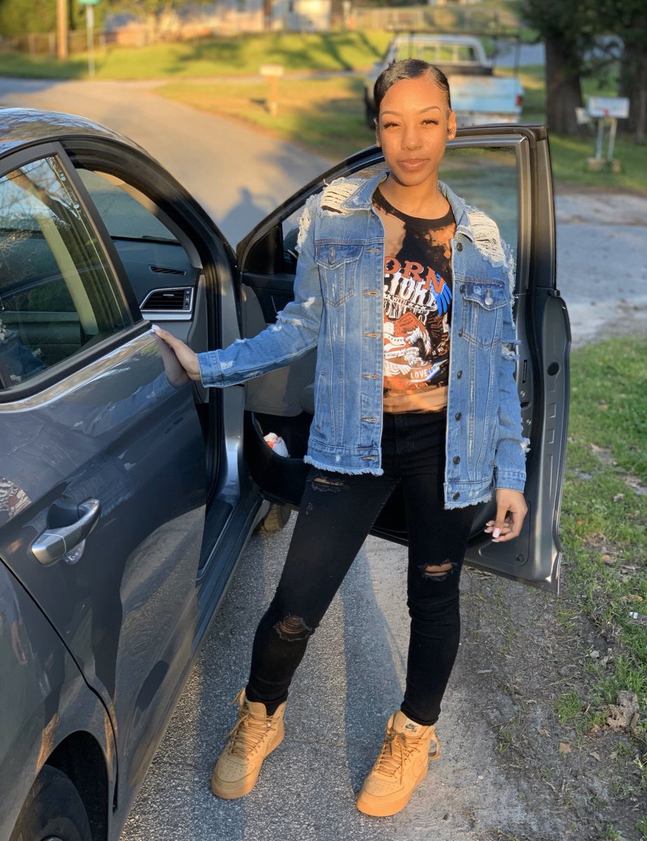 tatyanaxdenise's tweet photo. love when its hot🥵 https://t.co/CjzrPmGXqy
