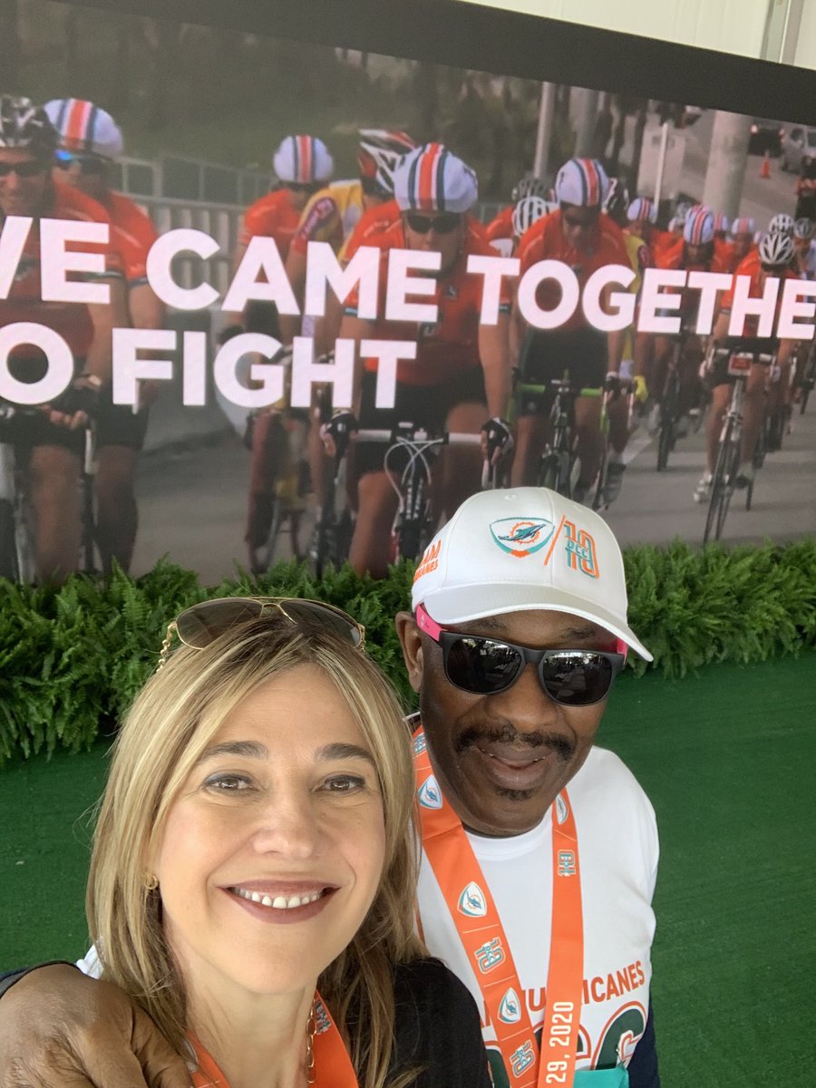 CarmenCalfa's tweet photo. With Dr. Ikpeazu  ⁦@SylvesterCancer⁩ Plantation ⁦@TackleCancer⁩ #DCC10 #CancerResearch https://t.co/w5I7vQClPL