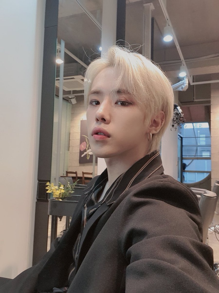 1team_twt's tweet photo. [#1TEAM #진우 #JINWOO]
주말 잘 보냈어요?!
워료일 다시 시작!
티머니들! 오늘도 화이팅🌺 https://t.co/yobpxWdlDf