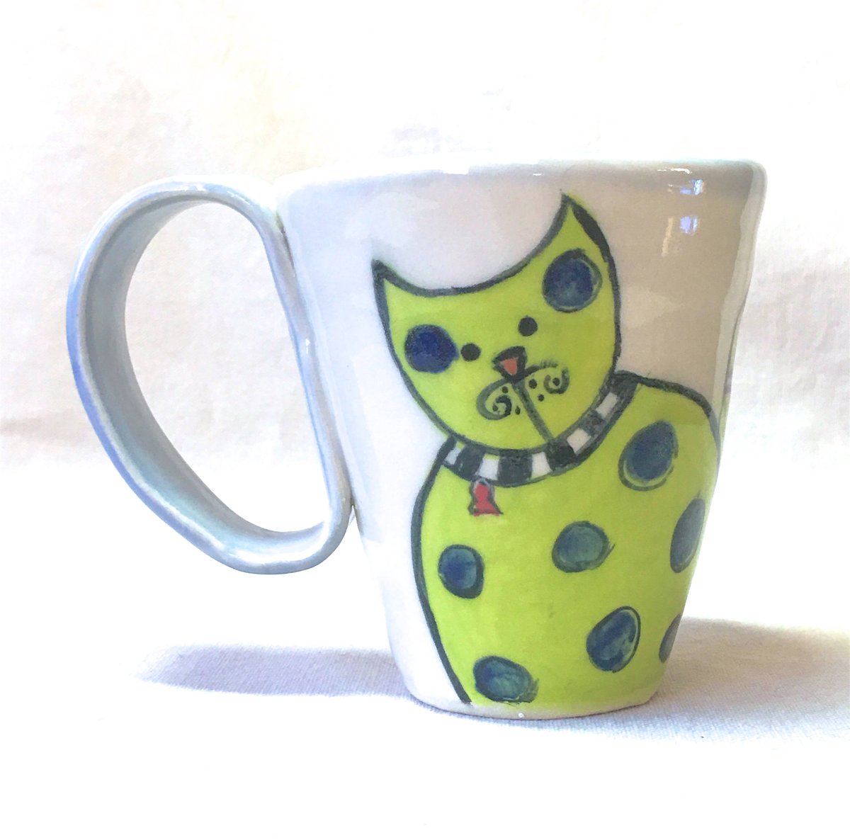 ZenCatPottery's tweet photo. Whimsical Cat Mug, ceramic https://t.co/KEn7Nkykdd via @EtsySocial #epiconetsy #etsyshop #WhimsicalCatMug #mugceramic https://t.co/YWb8XpemXW