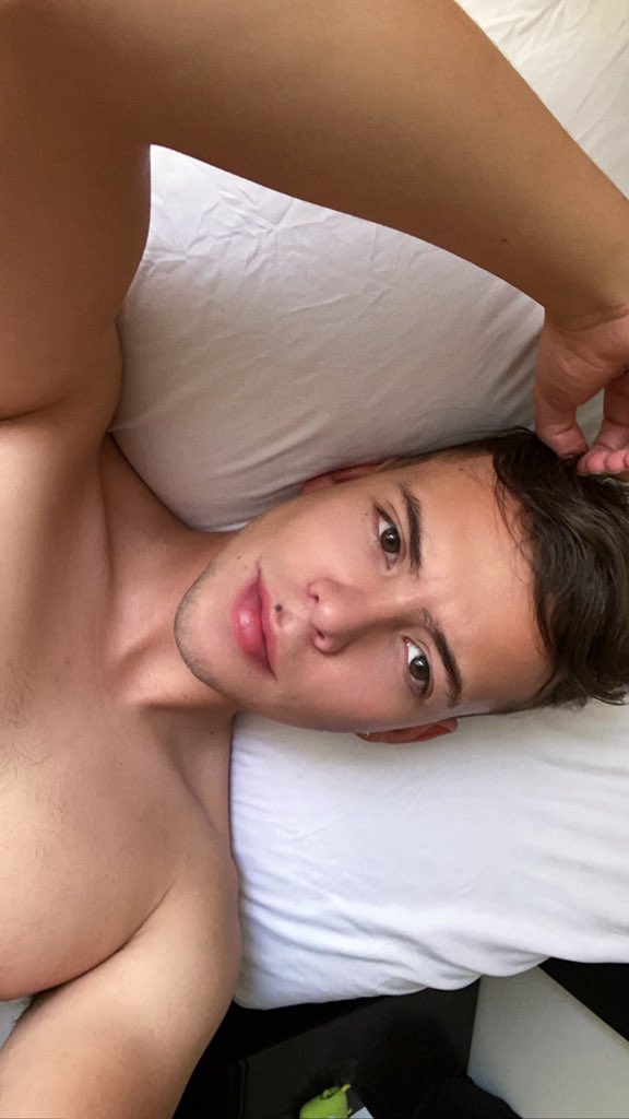 perra_369's tweet photo. Juan🤤🤤
¿Que saben de él? https://t.co/PZX7tL1wKO