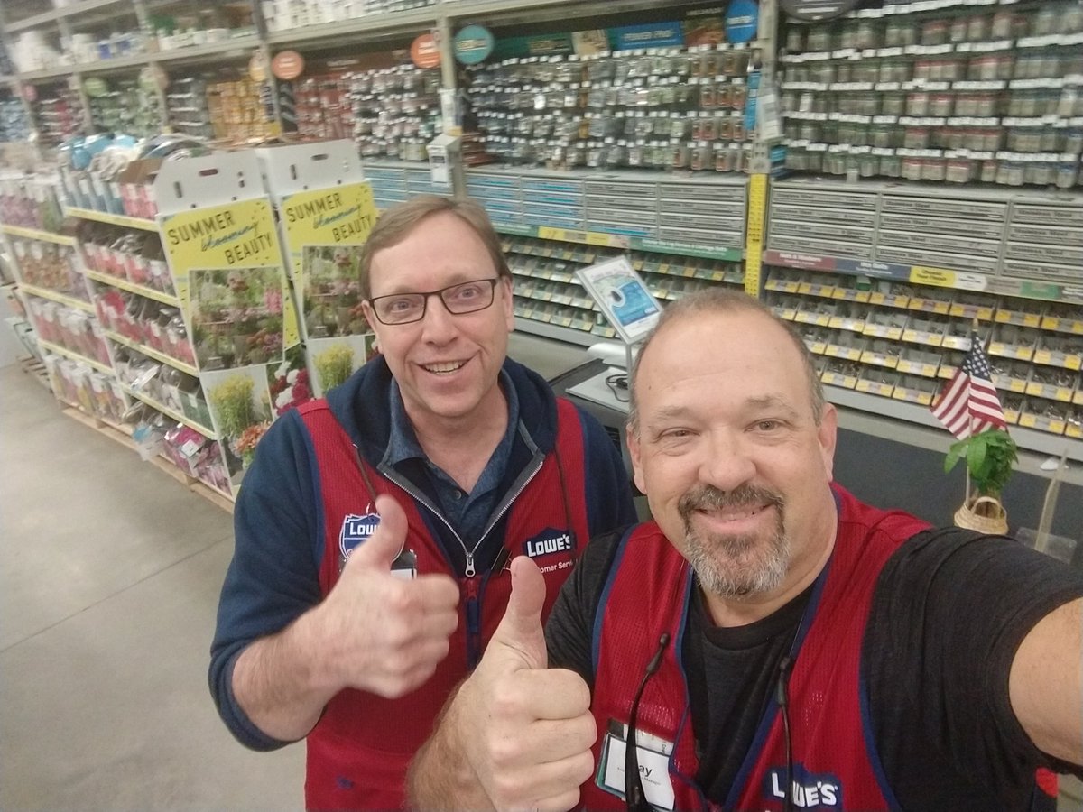 BraddyClay's tweet photo. Great job Terry on a huge cabinet close today.... 1714 awesomeness ....@_nicolemarie_6 @JoshRob30748491 https://t.co/Ydf96dGQM1