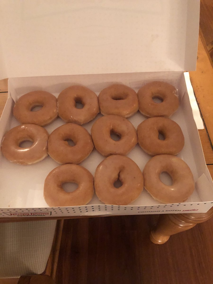 AroundTownTV03's tweet photo. All but one made the drive home! π So nice to see Jayson Gonzalez The Donut Guyβs success! A true Minnesota Entrepreneur living the American Dream! #KrispyKreme #DonutGuy #MadeInternationalNews #AsFeaturedOnAroundTownTV #HappyEndings @krispykreme https://t.co/8i6U1RAaFm
