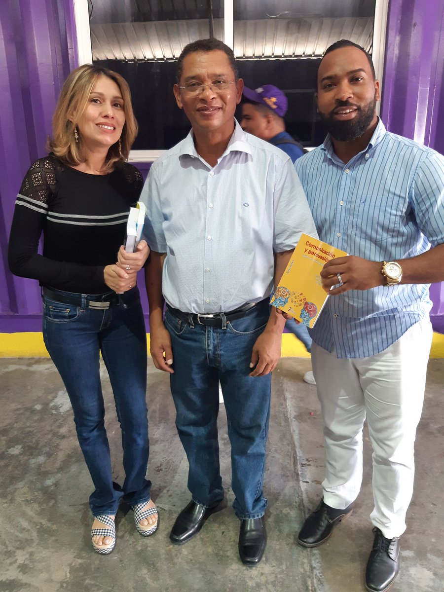 vmanuelcg's tweet photo. Profesor Belarminio Ramírez imparte taller Comunicación Persuasiva a jóvenes PLD La Altagracia promueven campaña #GonzaloMargarita.
@BelarminioR 
#GonzaloXMás #MasOportunidadesParaTodos #aTrabajar #VisionGonzalo2020 #GonzaloPresidente #AzuaEsDeGonzalo 
#VictorPresente https://t.co/g3yMYt3UQk