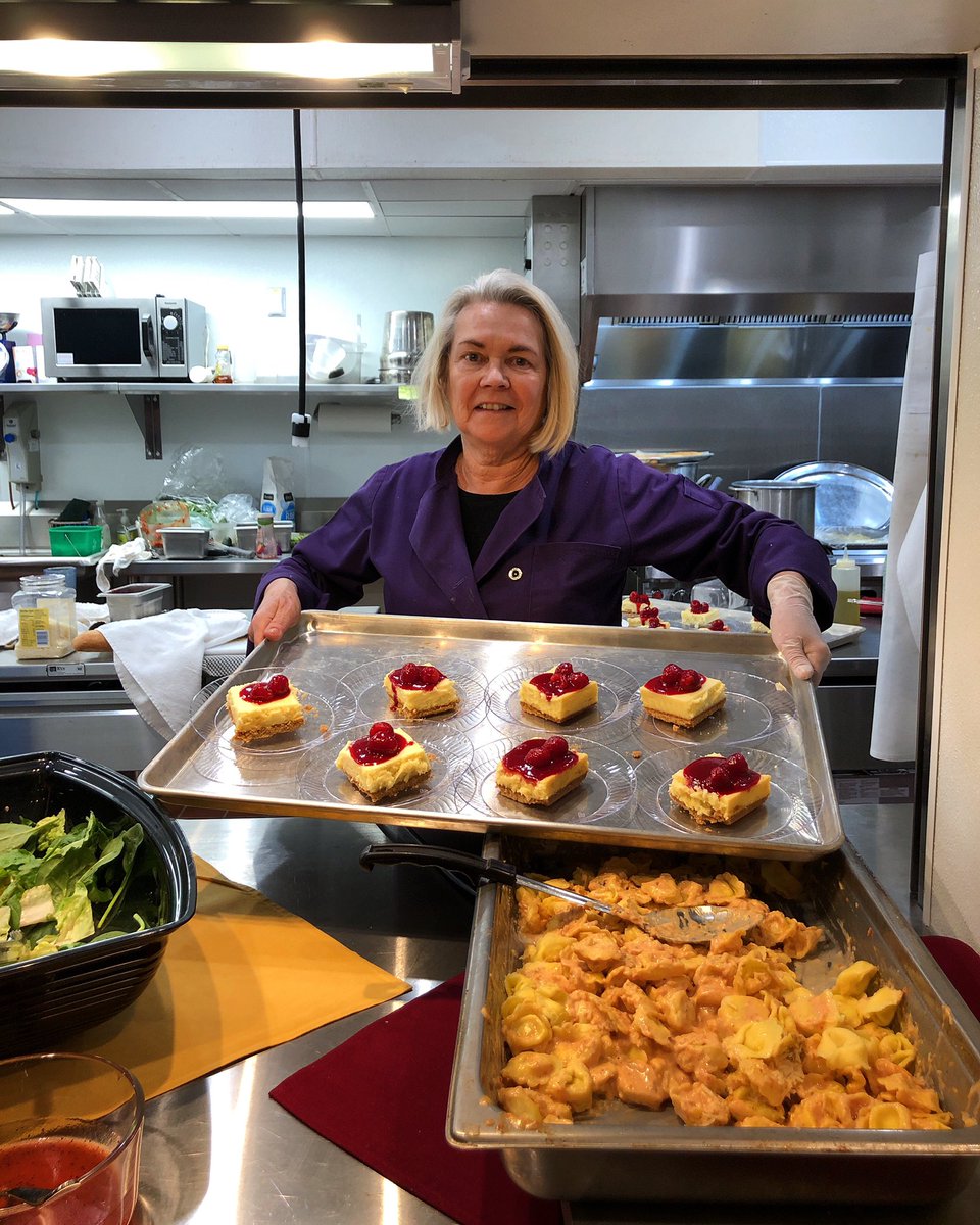 Say hello to our amazing chef Kathy! 

She has been hard at work providing amazing meals for the Delts. 

Big thanks to her for putting in extra work for our Career workshop last week! Making extra tortellini and cheesecake bars!