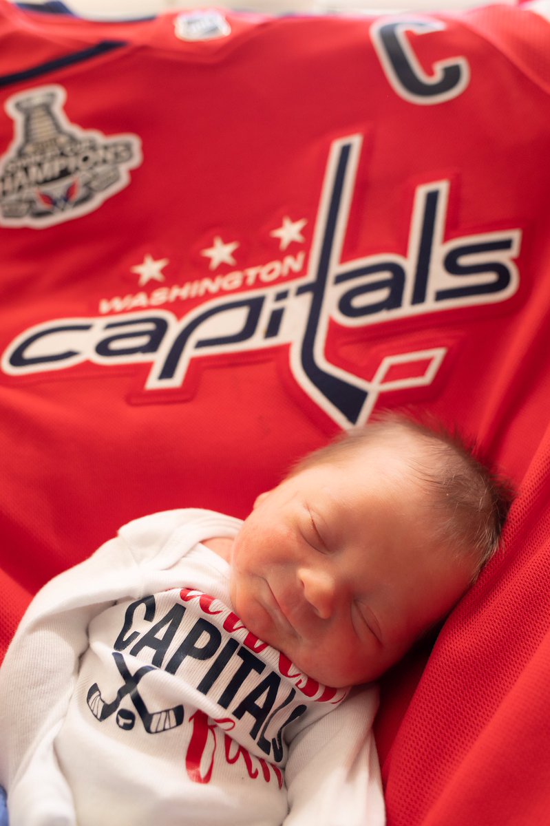 OshPup77's tweet photo. A NEW game face! Baby brother Carson Alexander watching the game from @VHC_Hospital w/ mom &amp; dad ❤️🏒💙 LET’S GO CAPS! #ALLCAPS  #ROCKTHERED #CAPSBABY #NEWESTCAPSFAN #FIRSTCAPSGAME #LETSGOCAPS @NoVa_Caps @ryanharding86 @Capitals @NBCSCapitals @1067theFan @ovi8 @JohnCarlson74 https://t.co/YFHCFbBzk6