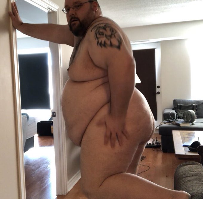 2 pic. Some still shots from a hopefully hot wanking vid I did earlier today...stay tuned! https://t