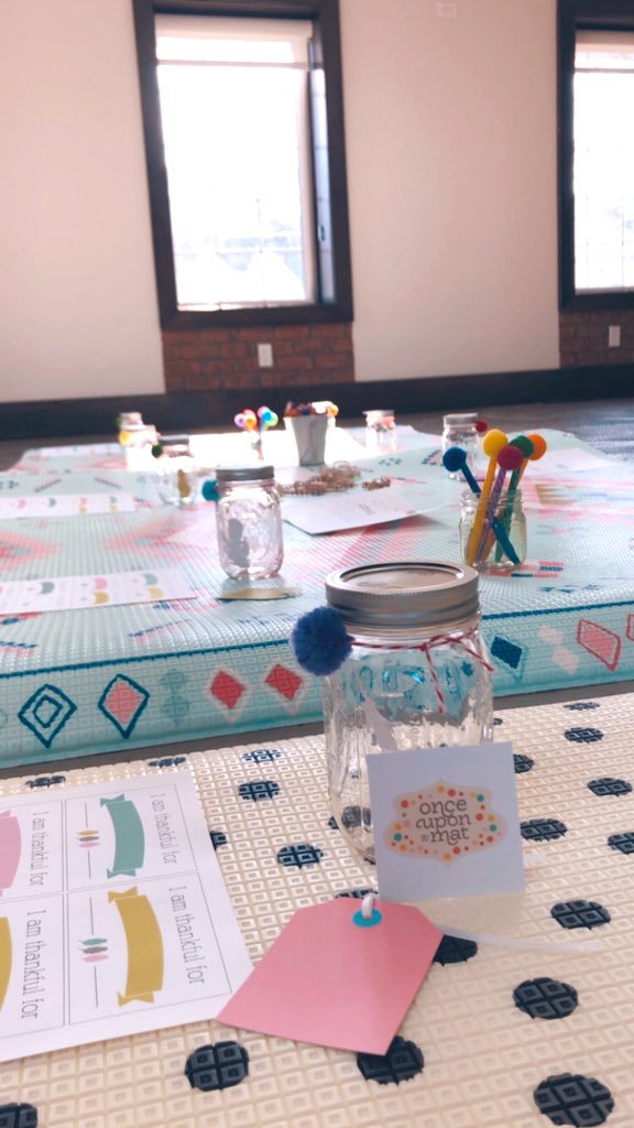 ms_bothmer's tweet photo. It was a beautiful Saturday celebrating all that we are grateful for! @OnceUponaMat Gratitude Workshop ❤️ https://t.co/fiI4nybnBY