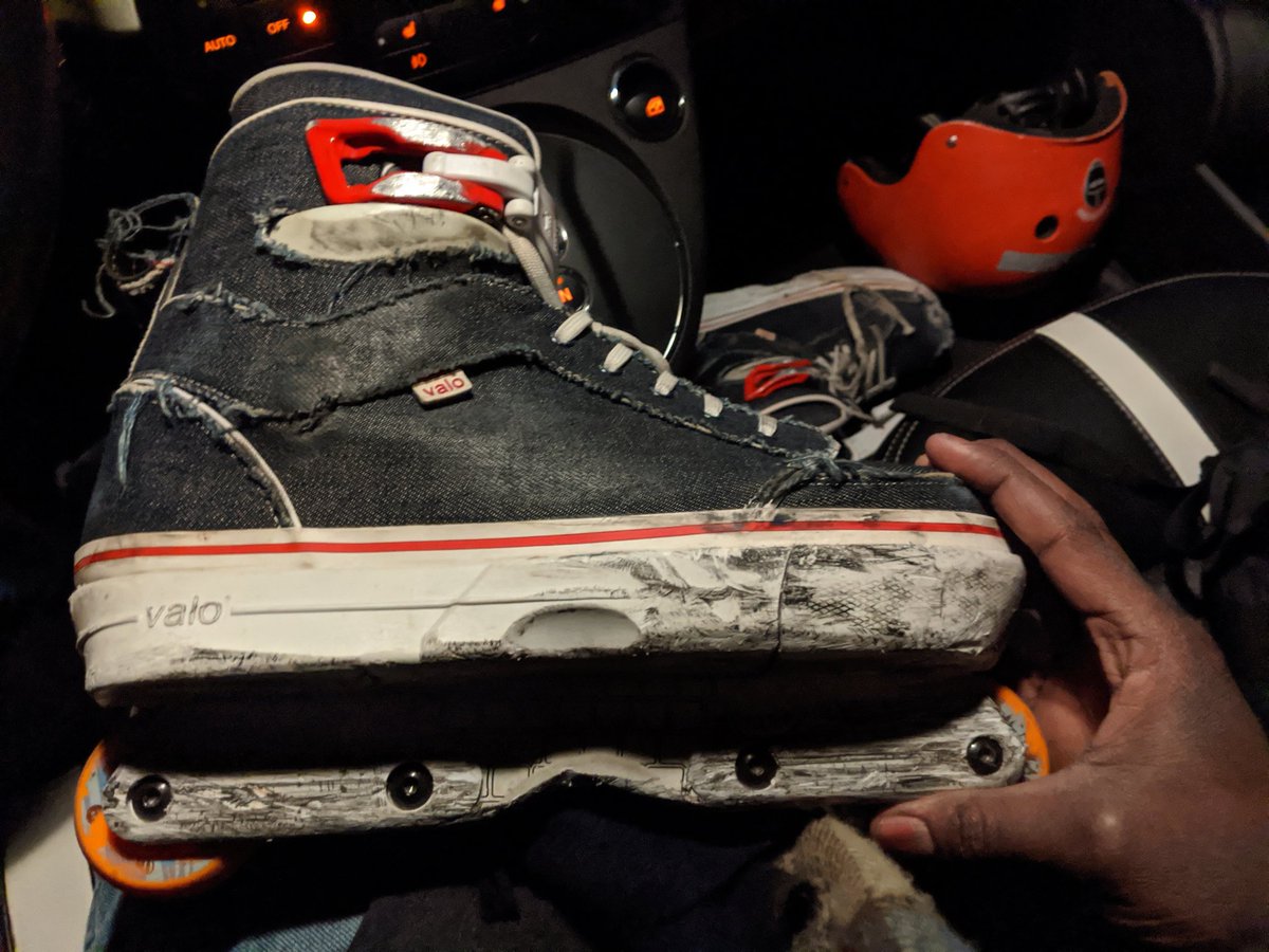 JarrydHuntley's tweet photo. I have not been on my skates in months, it might even be a year.
I'm heading out to meet the #bladecle crew at the skatepark. Will I:
a. Break some bones
b. Bruises, bruises and more bruises
c. Find all the SKATE letters in a sweet sweet combo
d. None of the above https://t.co/SJK8TqupGc