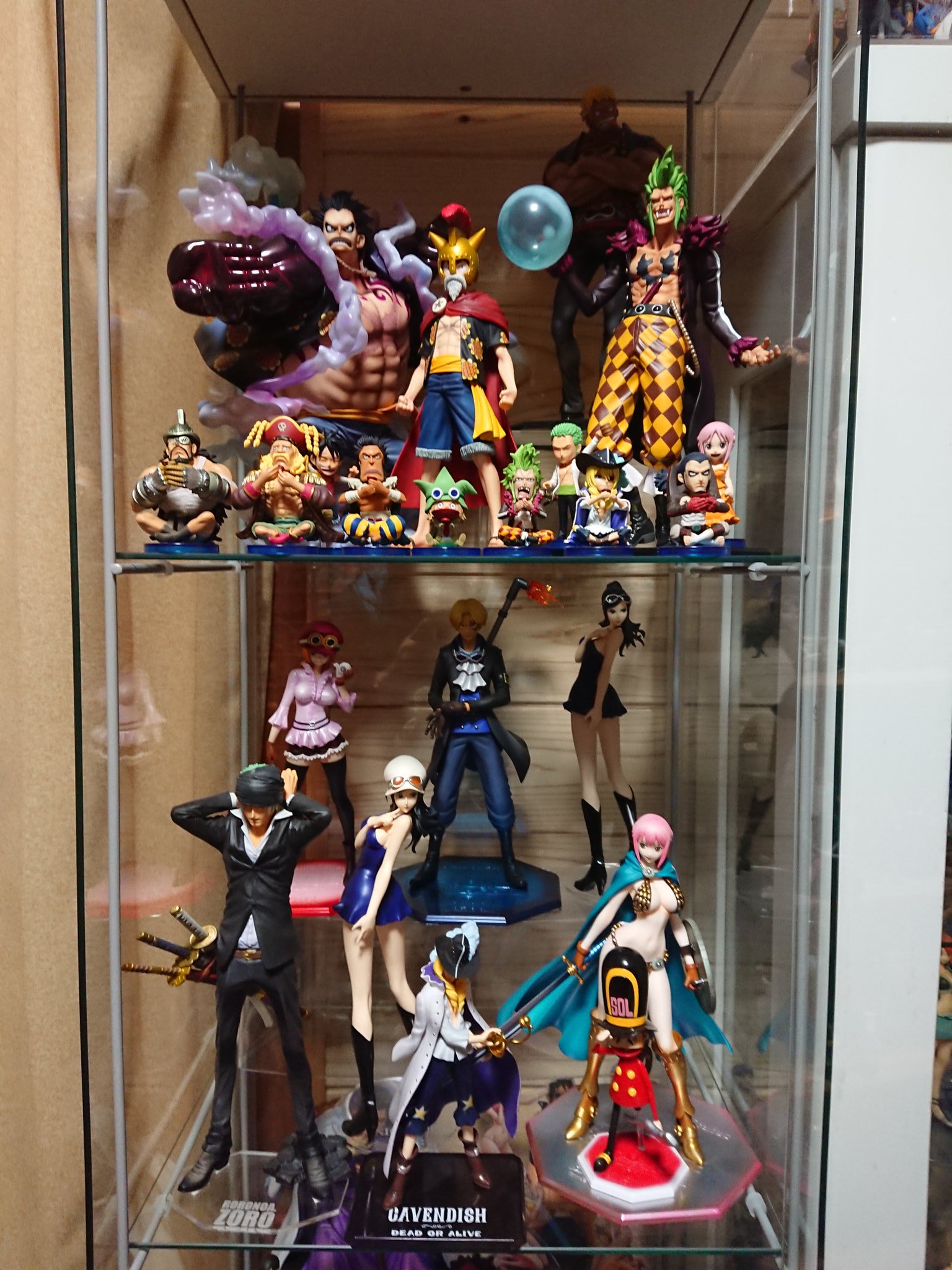 ヒロ31 No Twitter ドレスローザで一番好きなシーンでyoutubeで何回も見ています Popの三千世界ゾロは ドレスローザの衣装で出して欲しかった