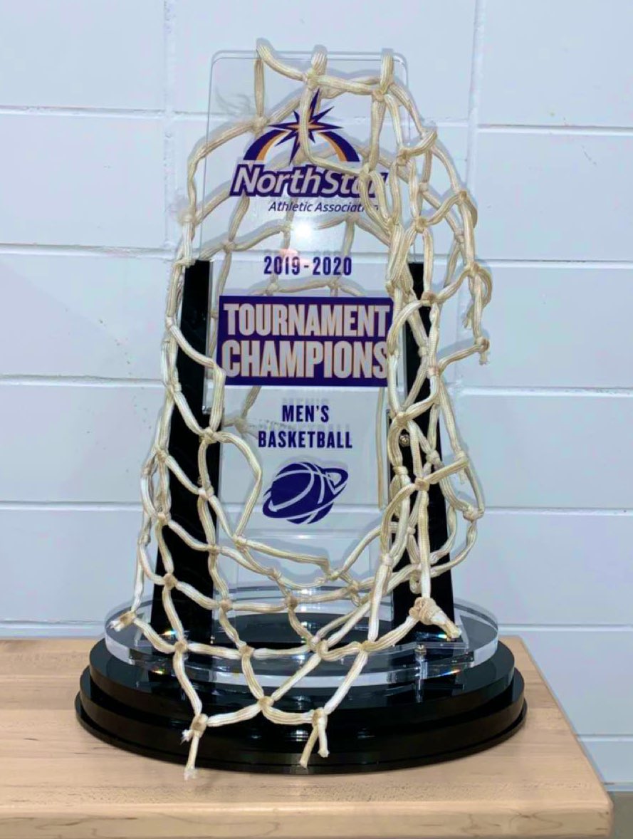 thomasgieske23's tweet photo. Ring Season #3peat #freshmancampaign https://t.co/qNcynhlDi1