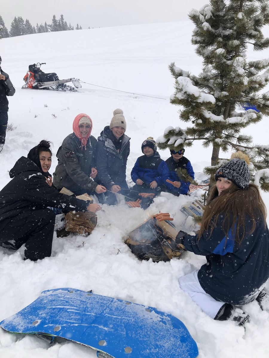 SCGeneralsWBB's tweet photo. Snow day continued. @scryandavis @frankie_bignell https://t.co/zj9xVTbw6B