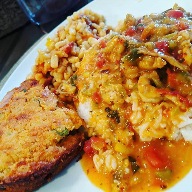uncorkedcooking's tweet photo. Crawfish EVERYTHING! Corn, etouffee, and corn bread. Oh and don't forget the amazing candied bacon, which was the only non crawfish dish. https://t.co/B0feJKo8Mu https://t.co/YOQcKAUqLo