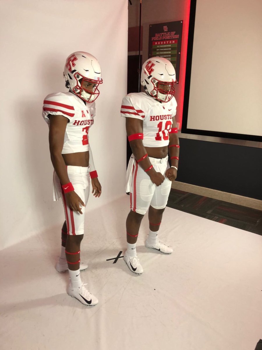 AnthonyJr10_'s tweet photo. Had a great visit at The University of Houston today with @staywokee2 !Thanks for the hospitality ❤️@corbymeekins @UHCougarFB @coachbrianearly @Perroni247 https://t.co/ucIZhNqXmD