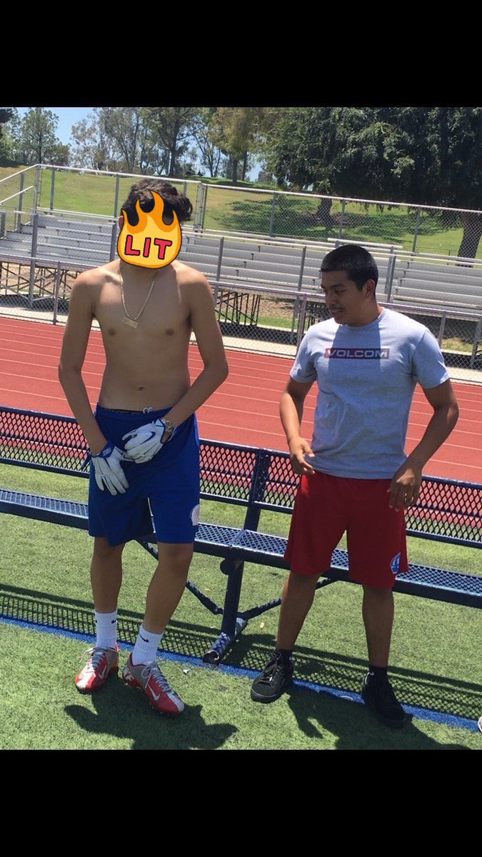 ftjuniorrivera's tweet photo. I used to be hella insecure about my body bc I would be made fun of for being really skinny. 2 years ago I decided to actually do something about it! ofc I’m not satisfied with my results , but I’ll get there soon!✊🏾 #2yeartransformation #workout #inspired https://t.co/hyRR64VEYT