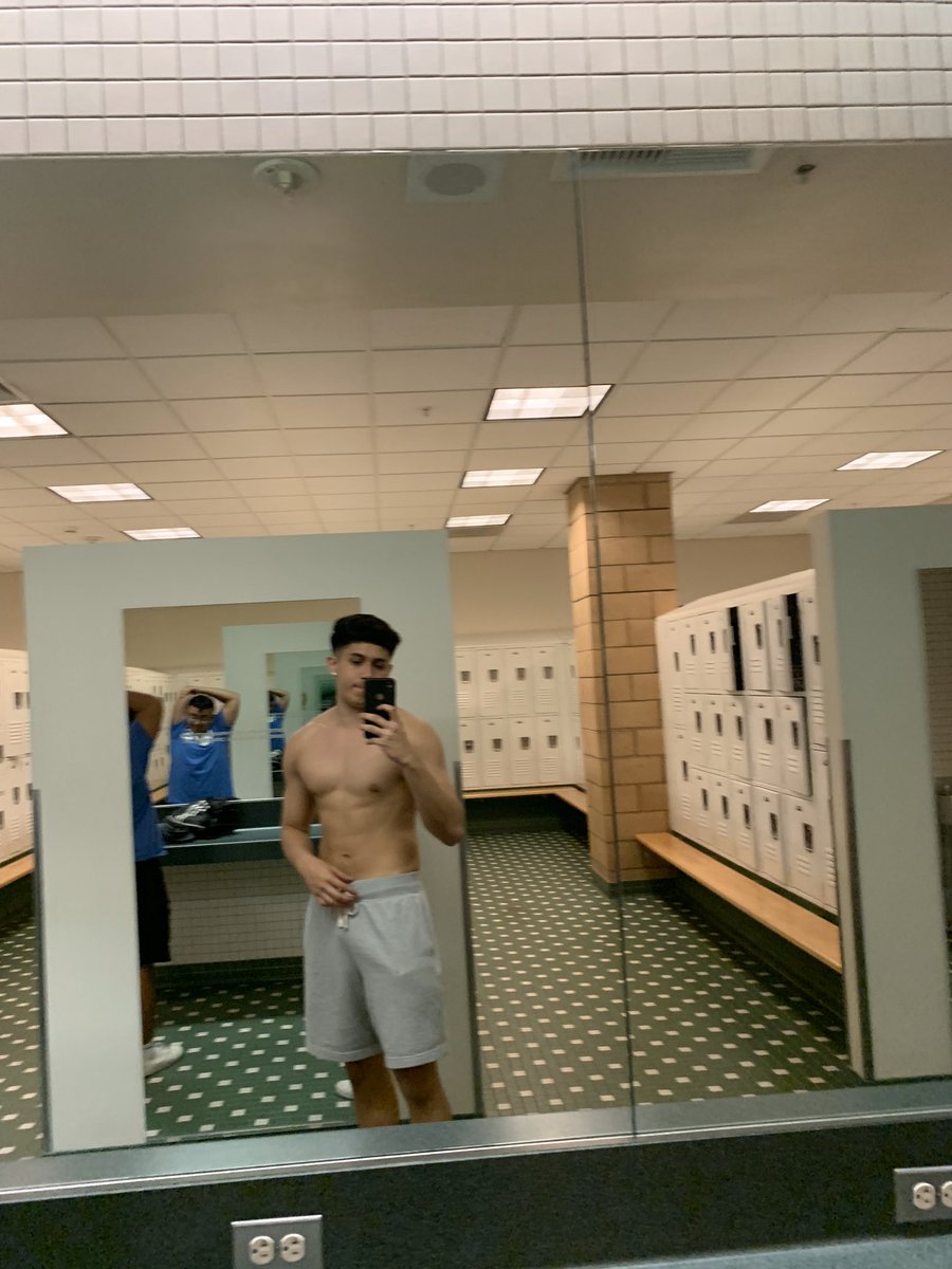 ftjuniorrivera's tweet photo. I used to be hella insecure about my body bc I would be made fun of for being really skinny. 2 years ago I decided to actually do something about it! ofc I’m not satisfied with my results , but I’ll get there soon!✊🏾 #2yeartransformation #workout #inspired https://t.co/hyRR64VEYT