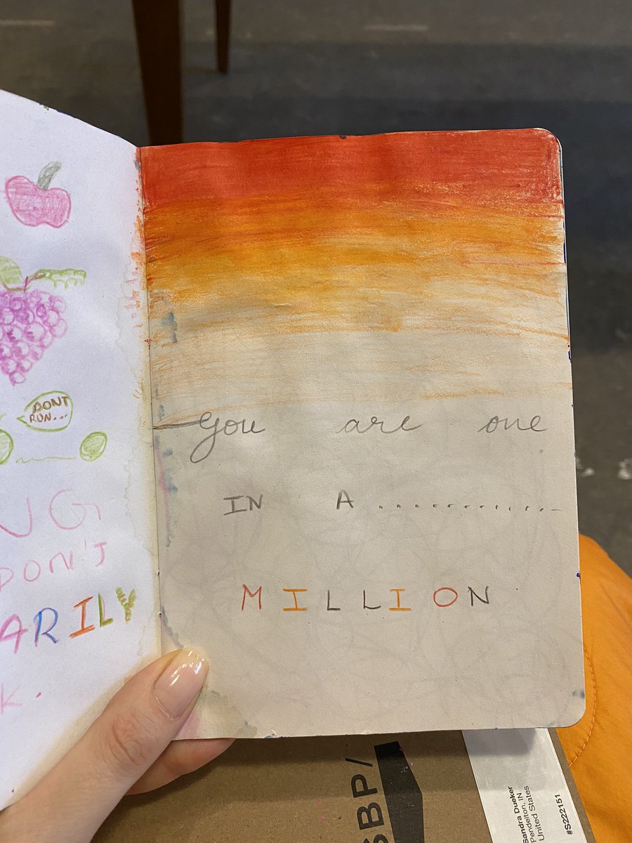 artfullyawear's tweet photo. Anyone can go and search the collection for inspiration. Best thing I’ve done in a while. @Bkartlibrary #MuSeeing2020 https://t.co/UeF0jeFiHz