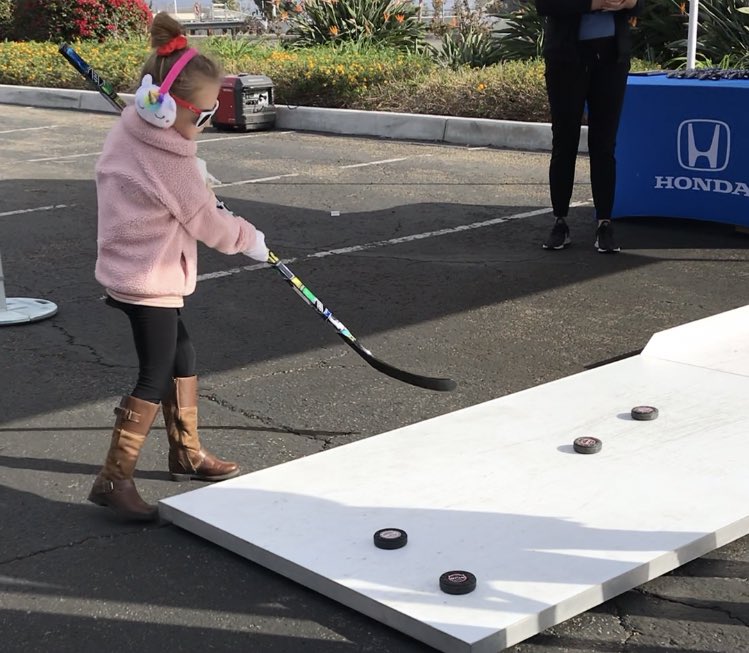 nessa_castaneda's tweet photo. The Anaheim Ducks sponsor events, such as the OC Animal Care Night at the Honda Center, all year long!Supervisor of OCAC says they are grateful for their collaboration every year with the Anaheim Ducks #201MakLab @AnaheimDucks #NHL #AdoptDontShop #Hockey #Games @ChickfilA https://t.co/CqTPrPcrR2