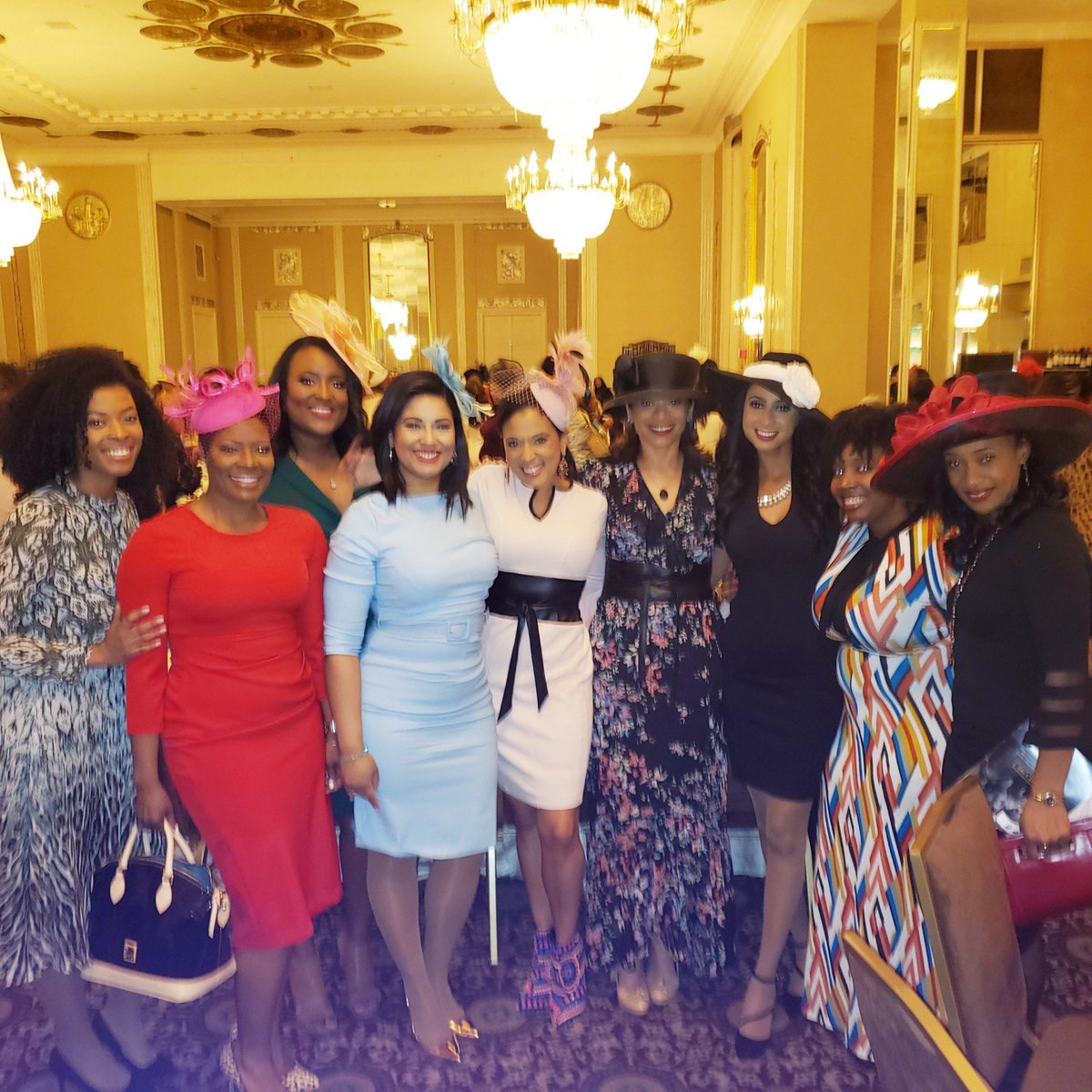 AWilliams_tv's tweet photo. Had a great time sipping tea with these women in media! ☕️ #FitToATea https://t.co/FPIEjjv2ph