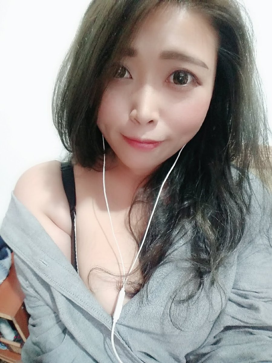 突然有一個人對我說
：「我想養你」
正當我感動之時，聽到他說....
：「畢竟養豬致富」 https://t.co/2GQiOFeXK1