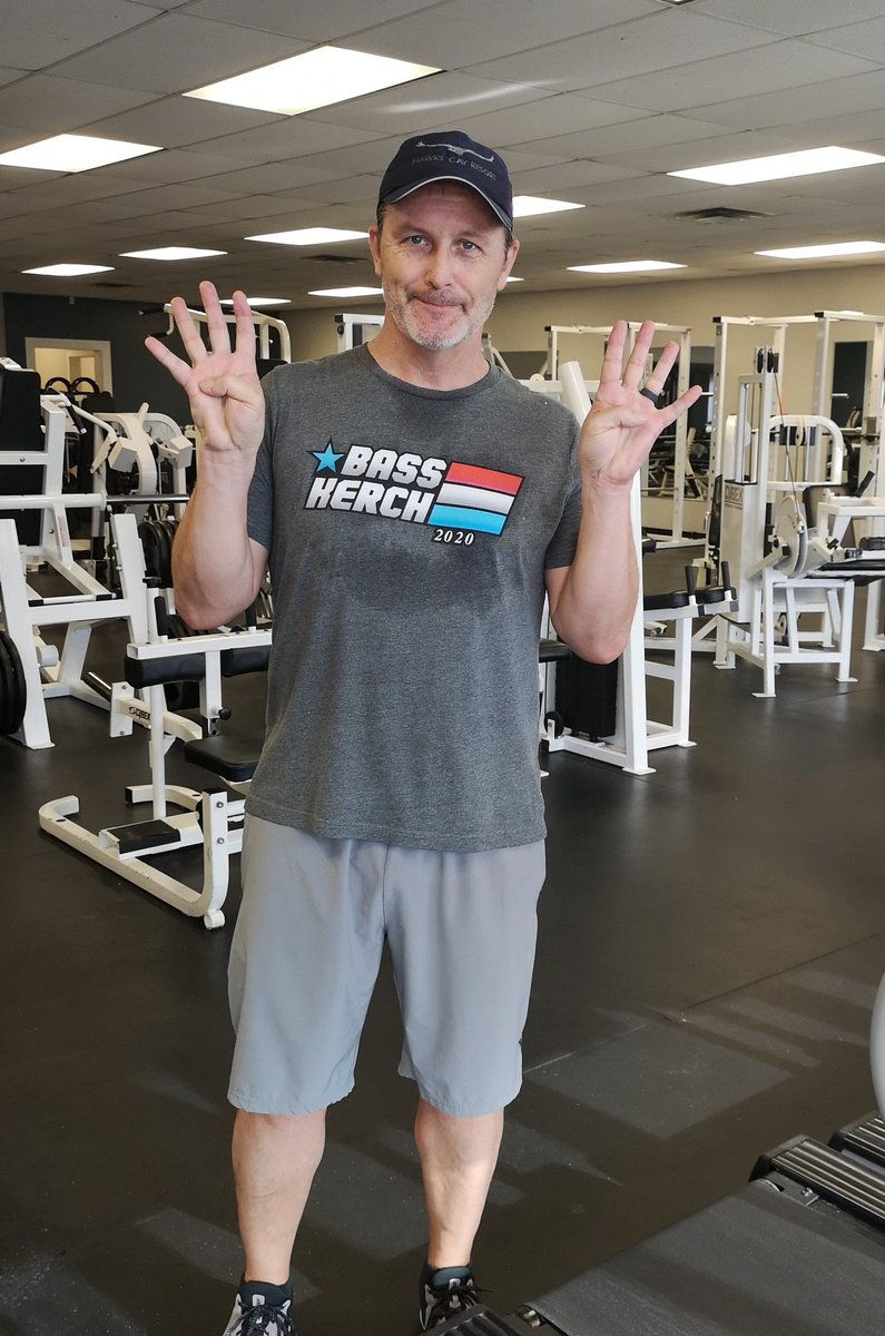 GregCKL's tweet photo. 8 weeks.
7 lbs. 
A great plan from Jamie at Southside Fitness.
If you are struggling to get fit.... Get a good plan and a buddy. @kellyhet
Workout 3 times a week.
1 hour 15min each time.
The hardest time is the 5-6 week mark.
I feel so much better. #MoveToLive #LiveToMove https://t.co/4SQ1xW7YIc