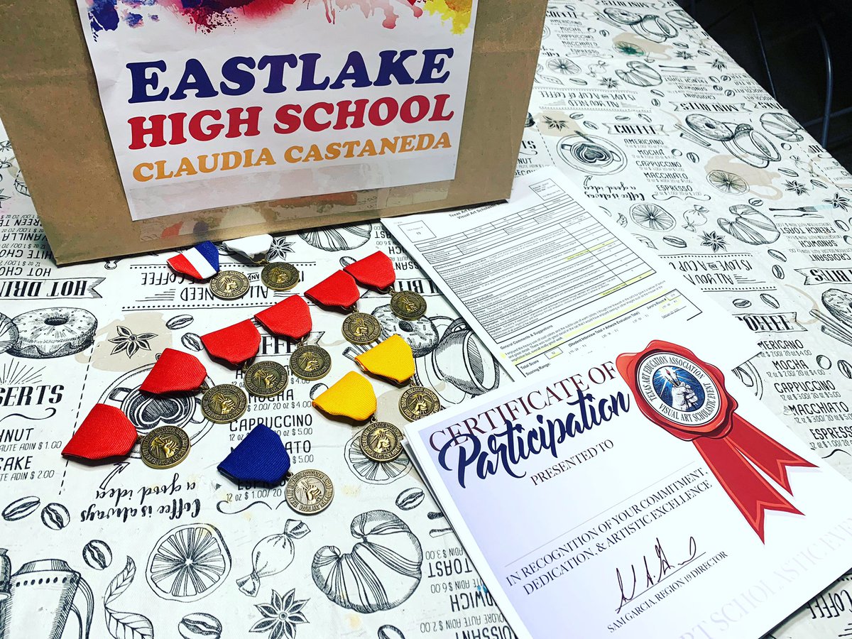 castsailmars's tweet photo. Finally working on my VASE students’ certificates that I’ll pass out tomorrow along w/their medals, juror rating forms & a sweet treat 🤓🎨💕 #artteacherlife #VASE2020 @EPonce_EHS @Eastlake_HS https://t.co/o8AiO6MRSA