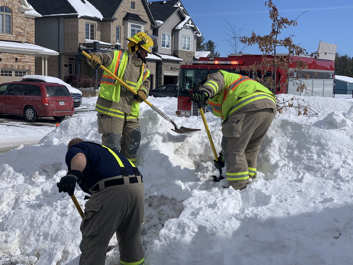 angusvolunteer's tweet photo. Please remember to clear your hydrants and water shut off valves! In a time sensitive emergency, it helps us, help you! 💧🚨💪🏼 #angusfirefighters #angusfire #essafirefighters #angusfirefightersassociation #publiceducation #publicsaftey #wintersaftey https://t.co/Gq4TpfLuSd