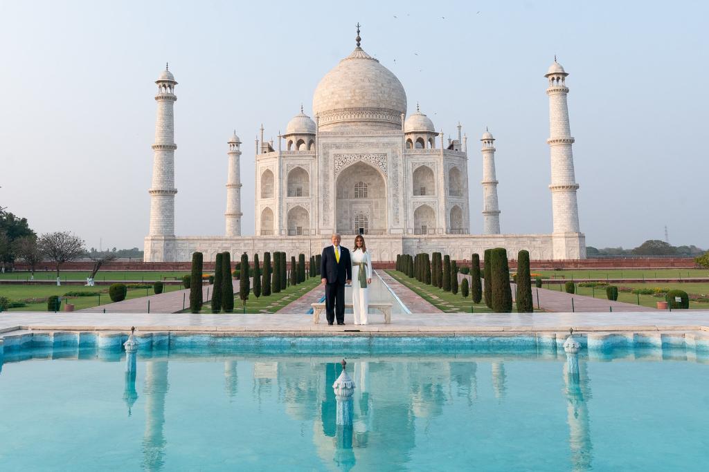 The taj mahal is in agra india: найдено 90 изображений